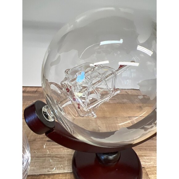 Glass Globe Decanter With Ship & Etched World Map Whiskey Glass Set - Picture 3 of 10